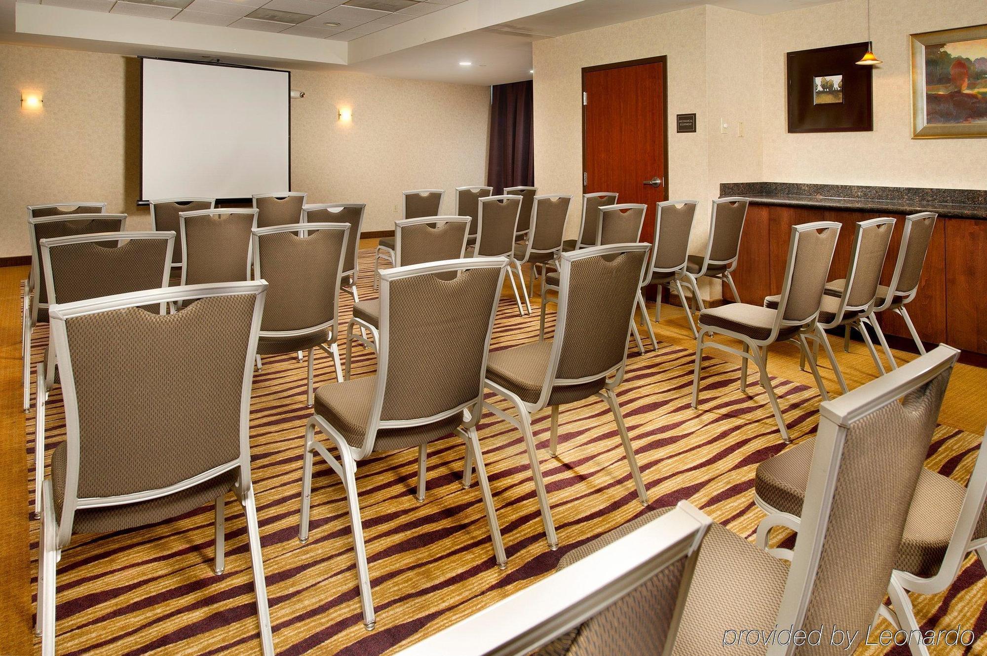 Holiday Inn Express Baltimore At The Stadiums, An Ihg Hotel Business photo